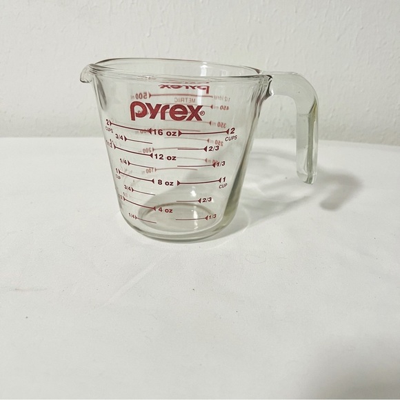 Pyrex Glass Measuring 2 Cup Standard & Metric Measuring Cup - Picture 1 of 4